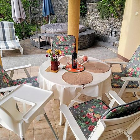 Apartman Lori Ловран Екстериор снимка