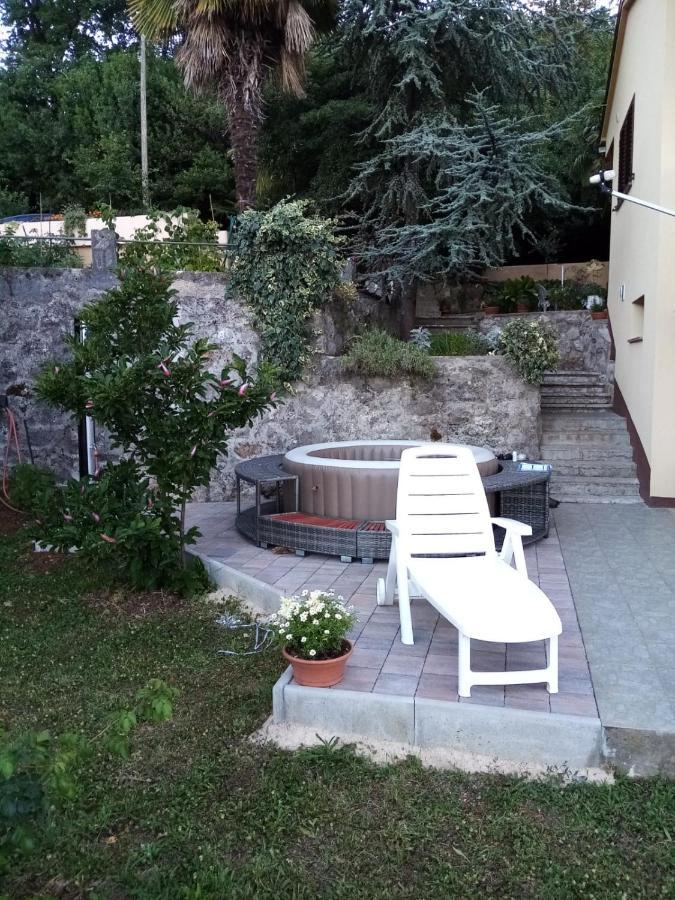 Apartman Lori Ловран Екстериор снимка