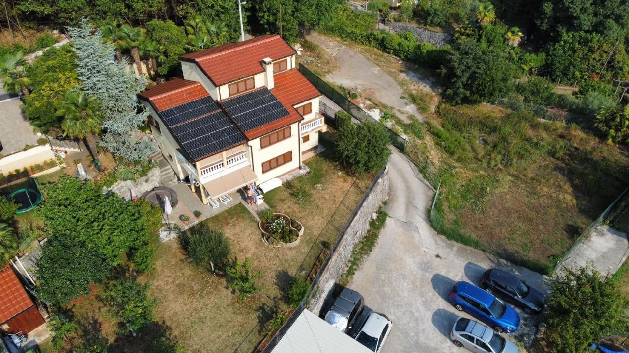 Apartman Lori Ловран Екстериор снимка