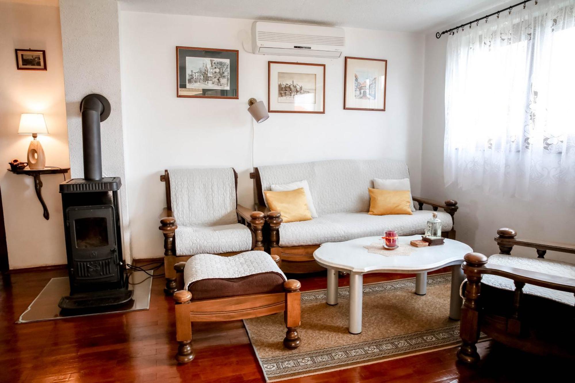 Apartman Lori Ловран Екстериор снимка