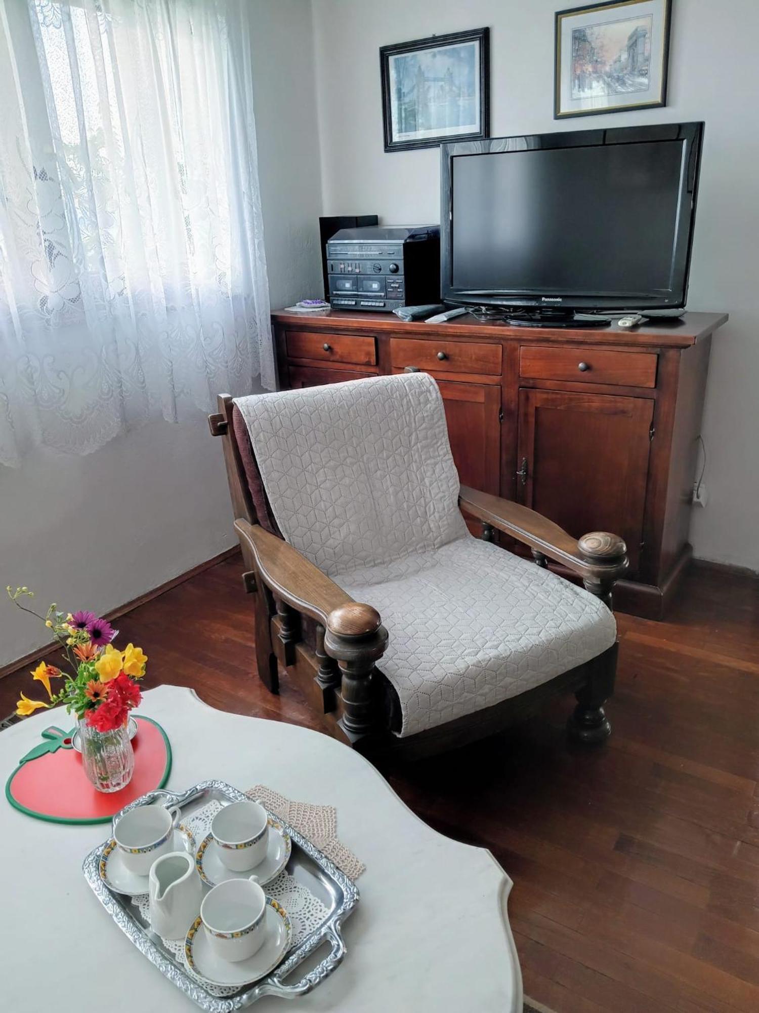 Apartman Lori Ловран Екстериор снимка